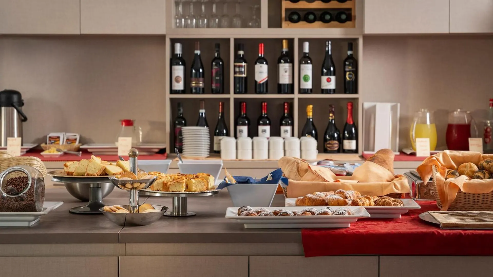 Hotel Azzurra Marina di Pietrasanta 3*,