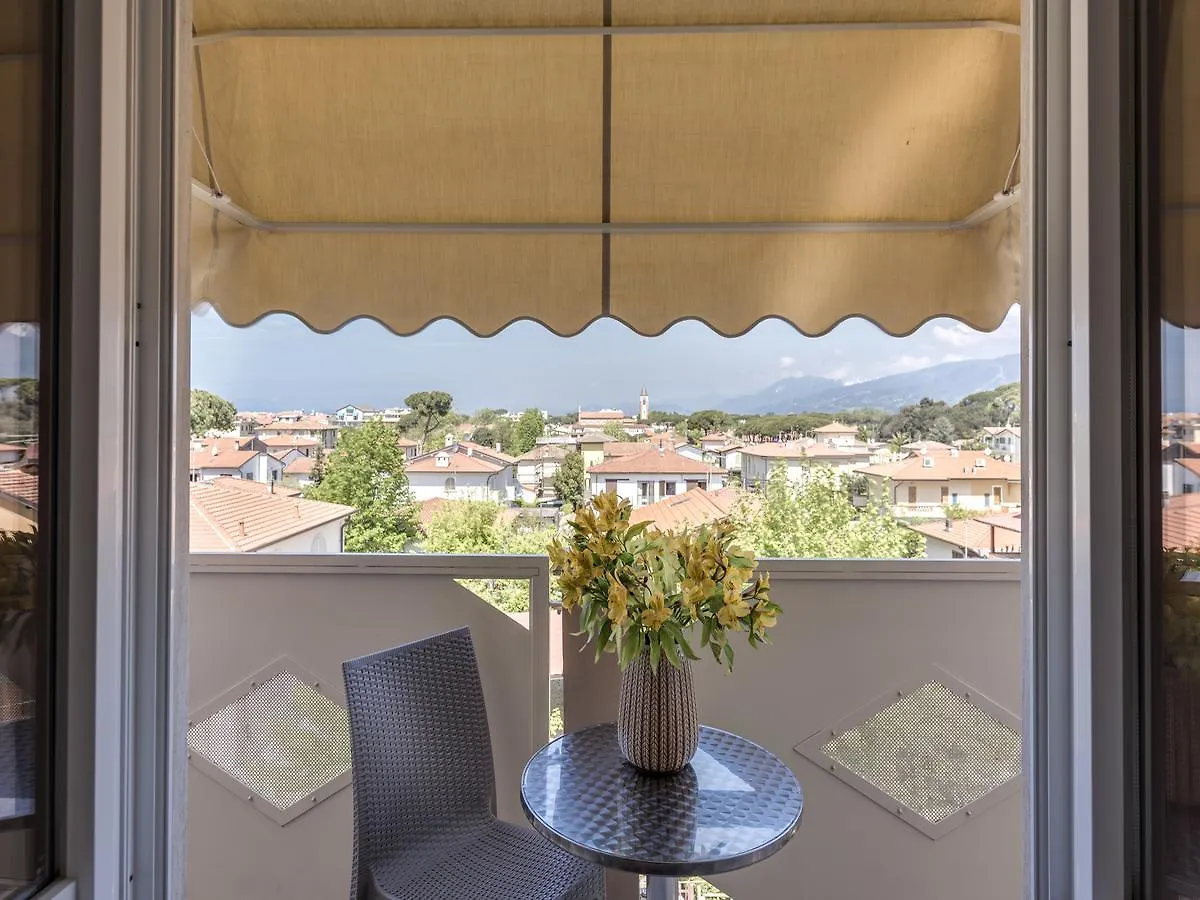 Hotel Azzurra Marina di Pietrasanta 3*,