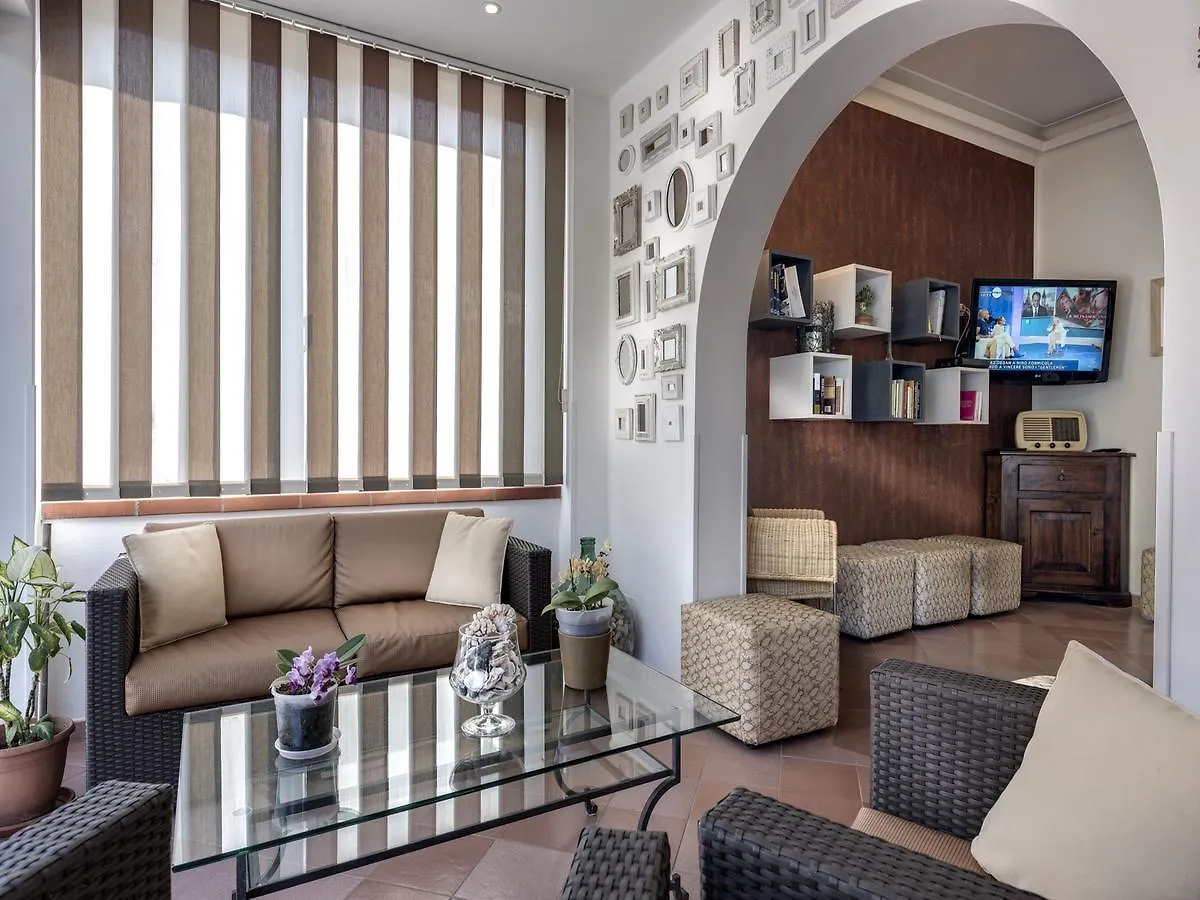 Hotel Azzurra Marina di Pietrasanta 3*,